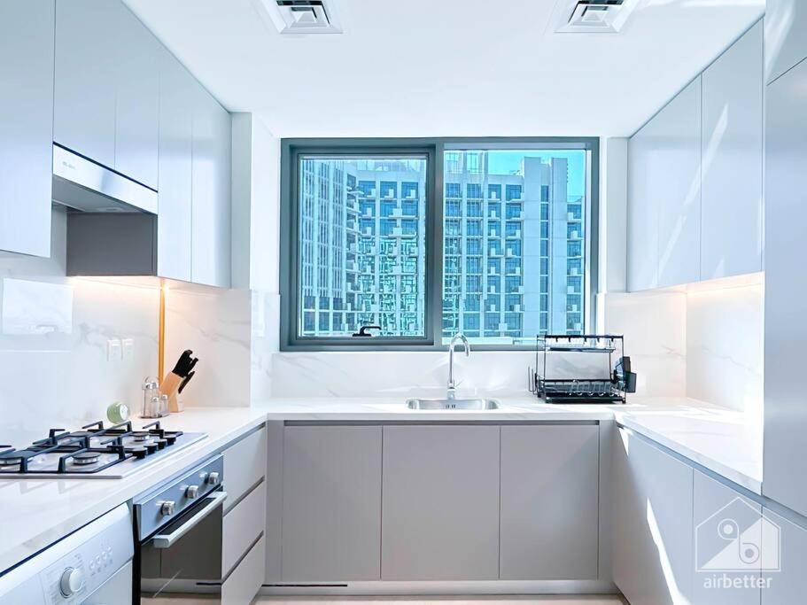 Apartment Elegant & Spacious 1bedroom With Balcony *